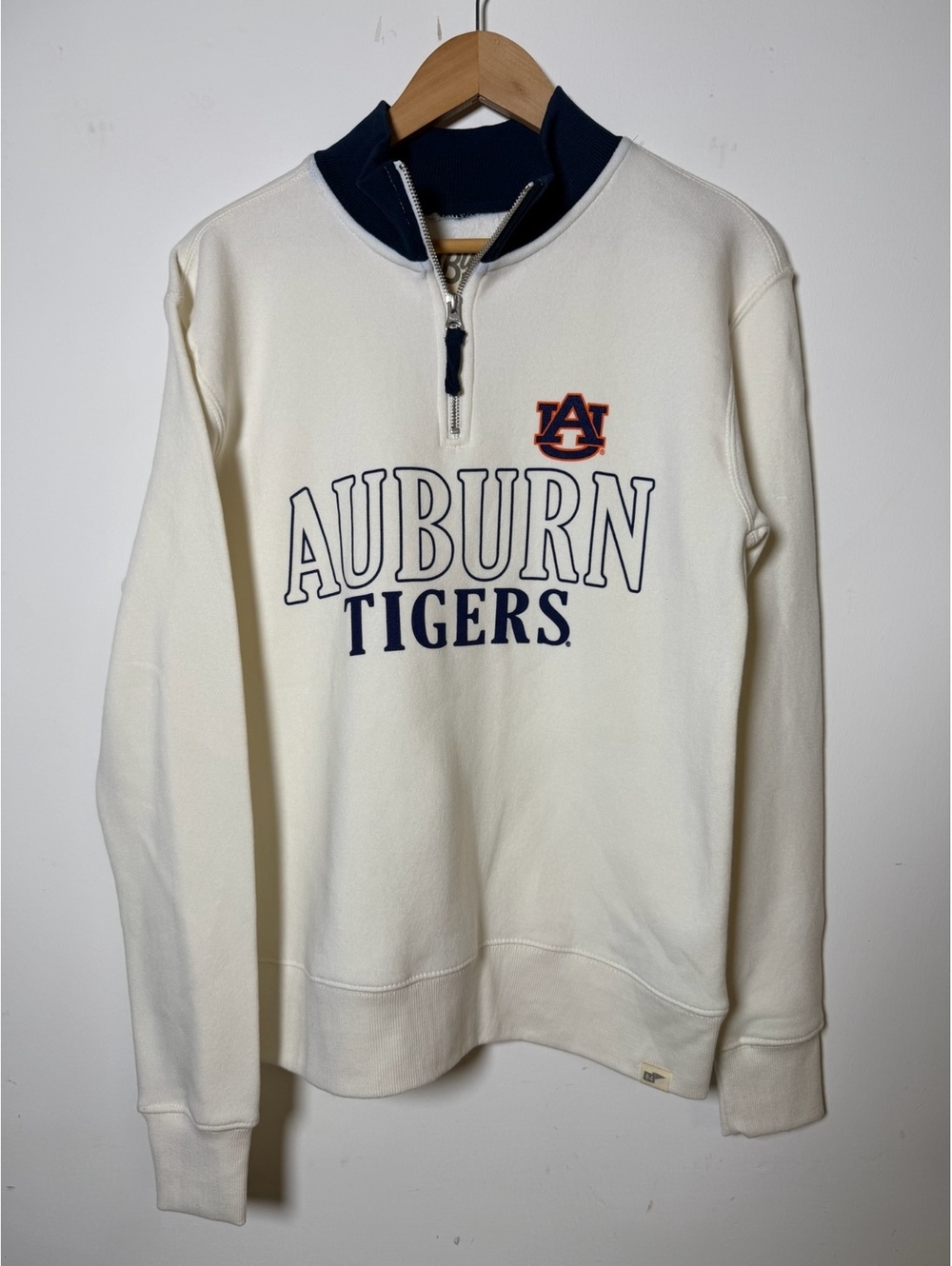 Blue 84 Auburn Tigers Cream Quarter Zip Sweatshirt Men’s medium